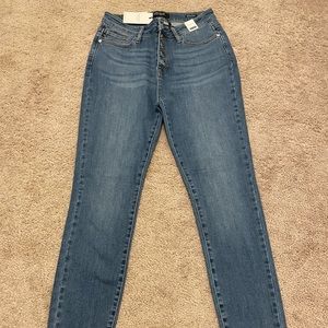 Judy Blue Jeans Size 9 skinny button fly fit